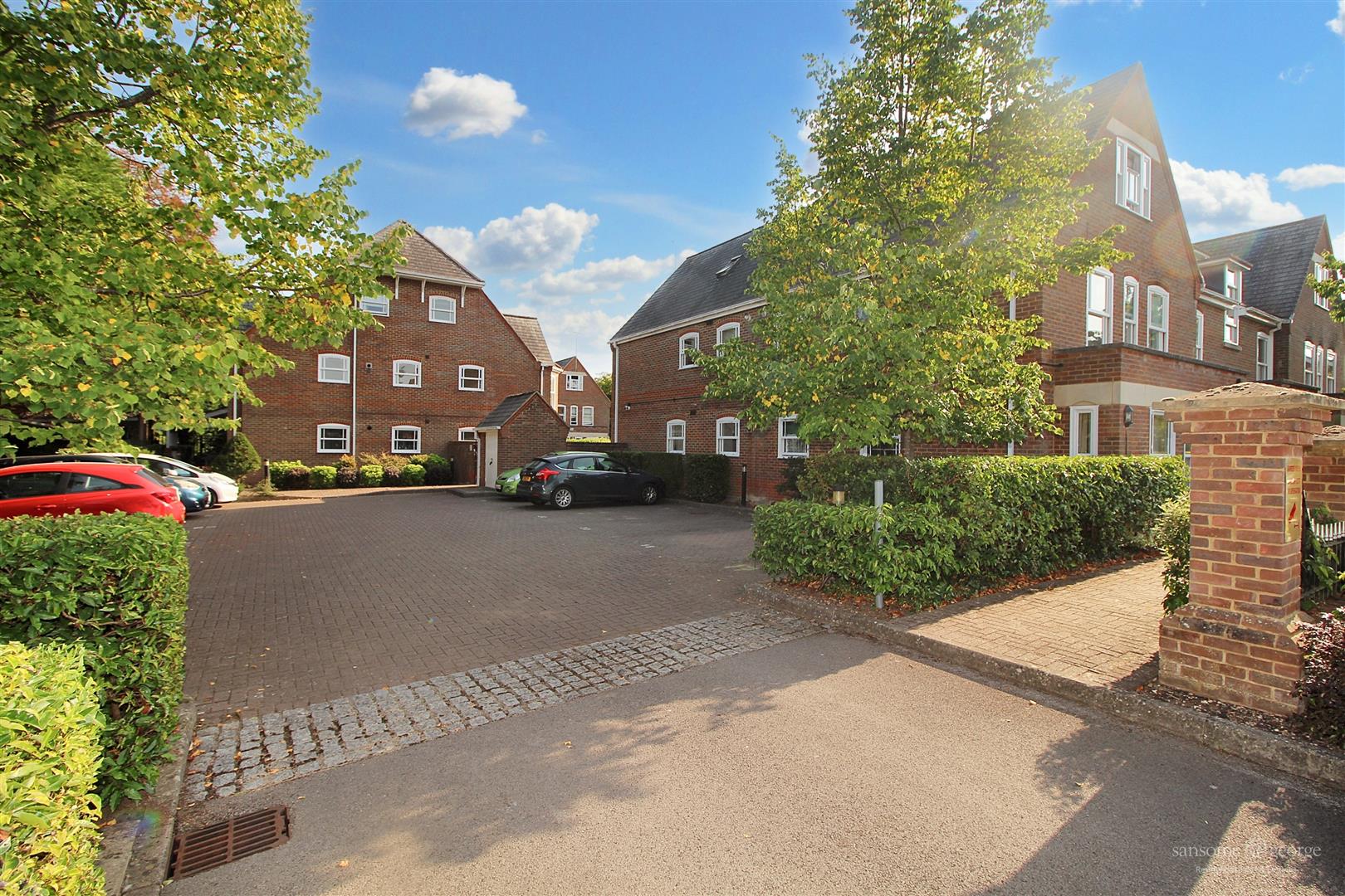 Parkhouse Lane, Reading